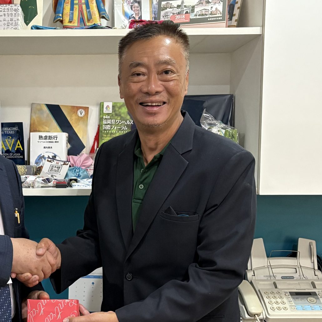 Dr. Wacharapon Chotiyaputta (FAVA)